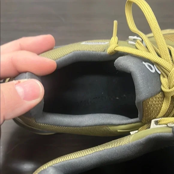 On Running Mustard and Gray Sneakers - Picture 8 of 9